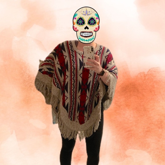 Tribal/Aztec Print Poncho Sweater // one size - Picture 2 of 6